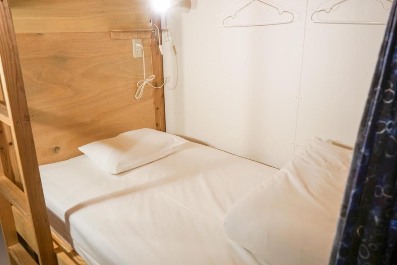 Hostel Tangatable Kitakyushu Buitenkant foto
